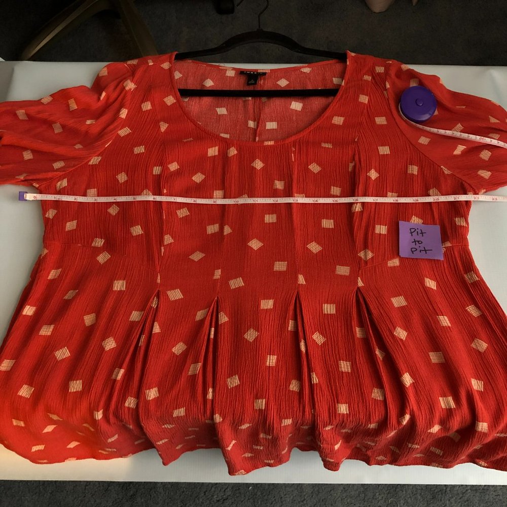 Torrid Cranberry Red Diamond Dots Crinkled Gauze Fit & Flare Top Large Blouse - Picture 7 of 10